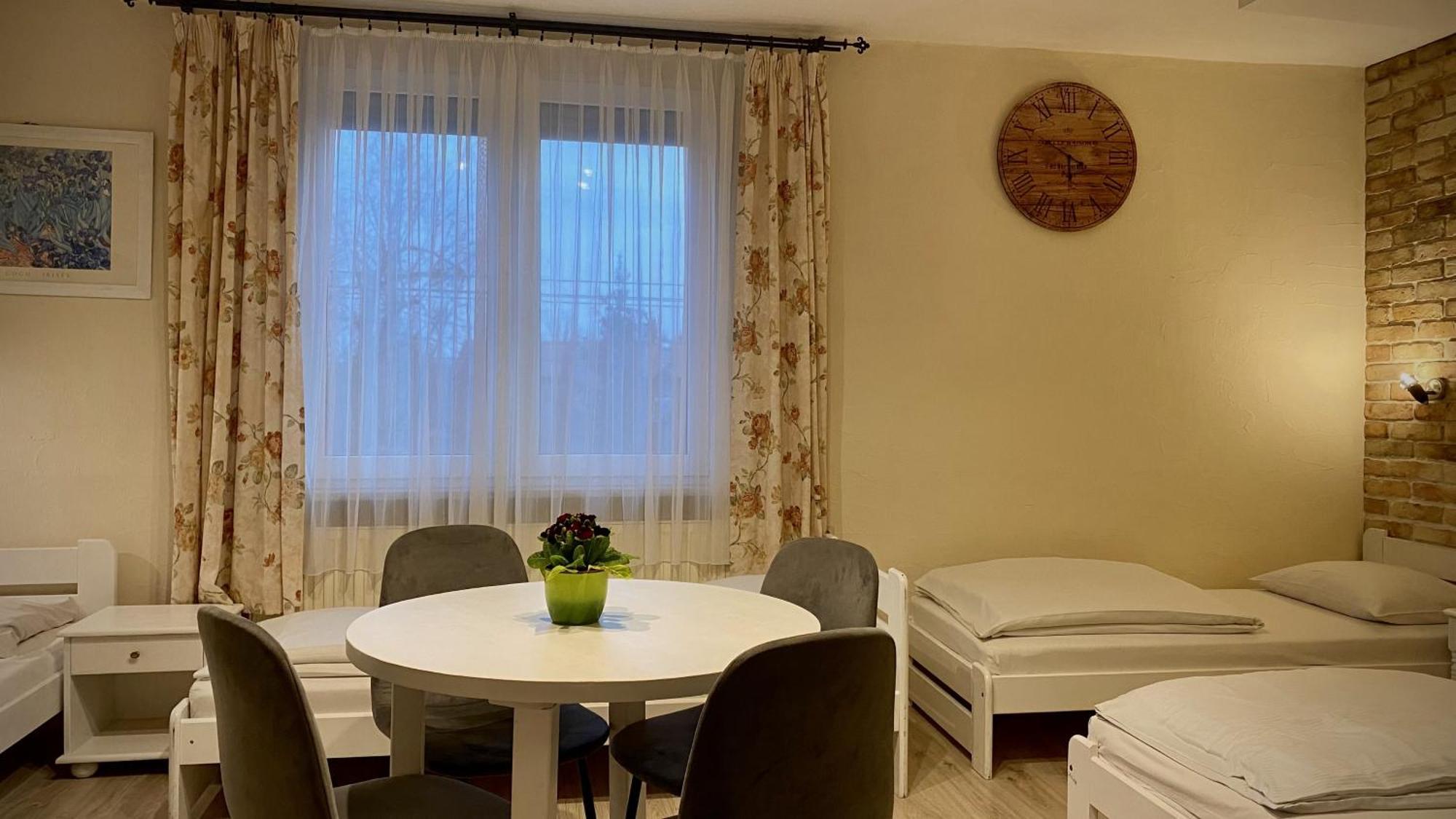 Villa Pod Orzechem W Zaniemyslu Buitenkant foto