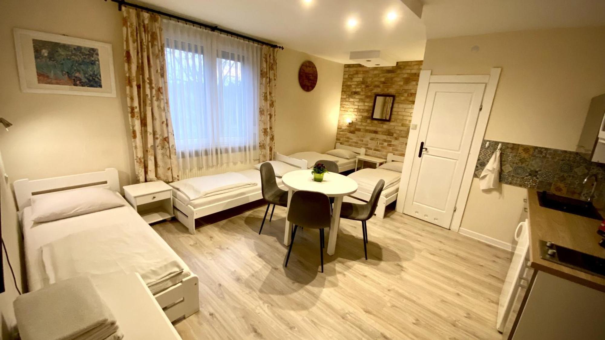 Villa Pod Orzechem W Zaniemyslu Buitenkant foto