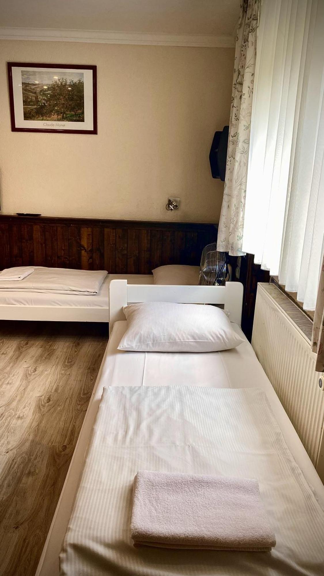 Villa Pod Orzechem W Zaniemyslu Buitenkant foto
