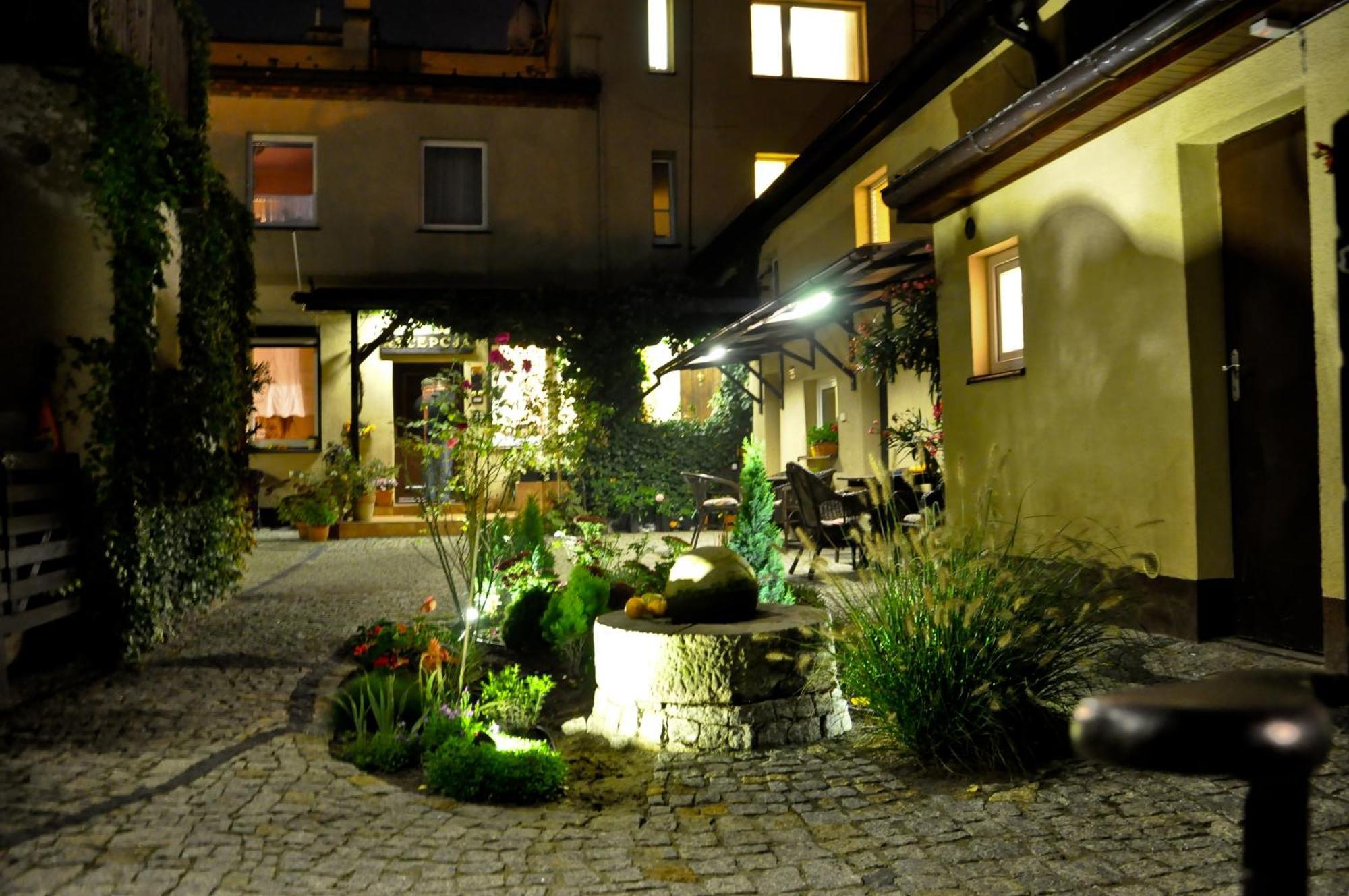 Villa Pod Orzechem W Zaniemyslu Buitenkant foto