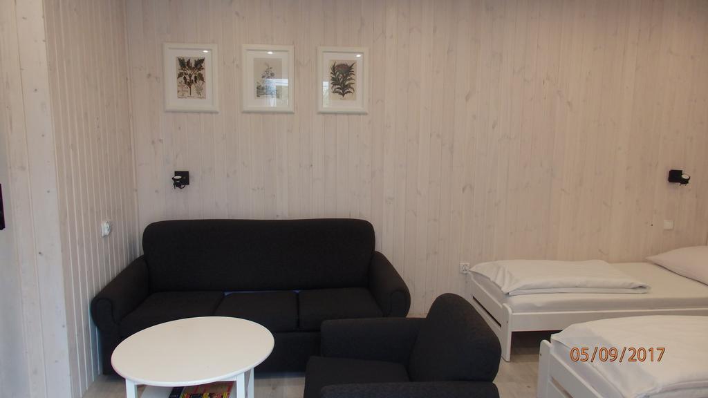 Villa Pod Orzechem W Zaniemyslu Buitenkant foto